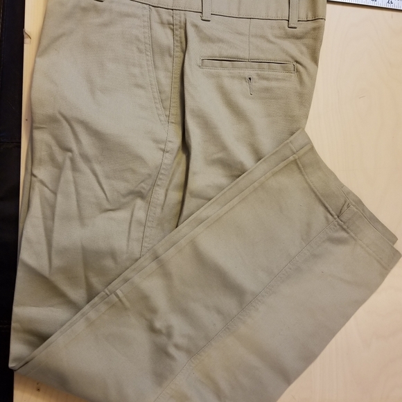 Men's Khakis Pants (36 x 39) - Picture 2 of 9